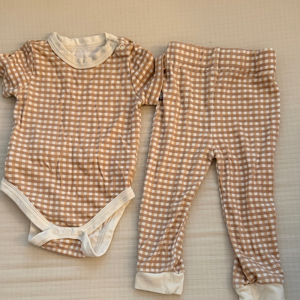 Cozy Tan Checkered Kids Bodysuit Set